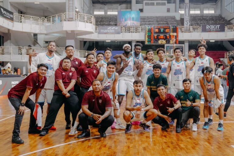 Foto bersama tim basket yang didampingi GOOD SPORT MASSAGE